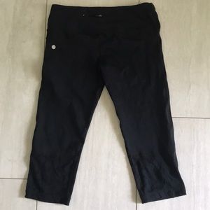 Vimmia Pants - Vimmia Black Flora Mesh Capri Vimmia Pants - Vimmia Black Flora Mesh Capri